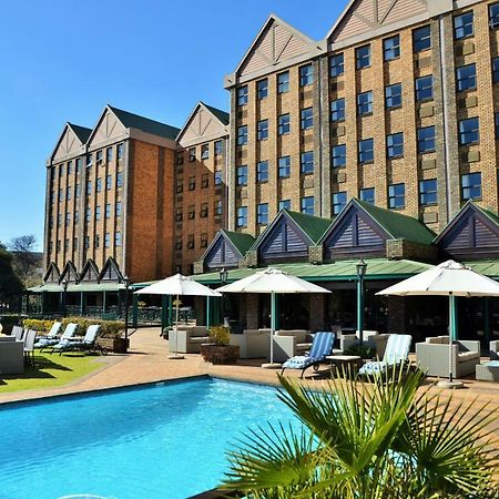 The Centurion Hotel Екстериор снимка