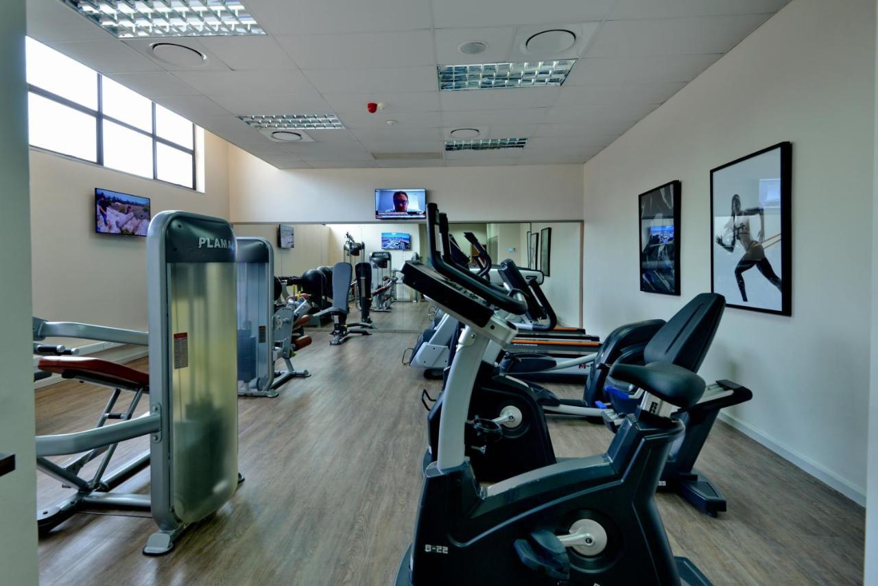 The Centurion Hotel Екстериор снимка