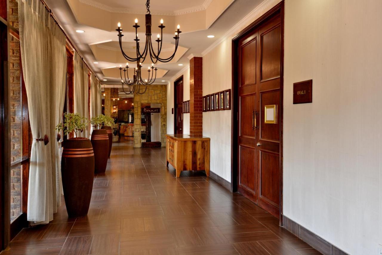 The Centurion Hotel Екстериор снимка