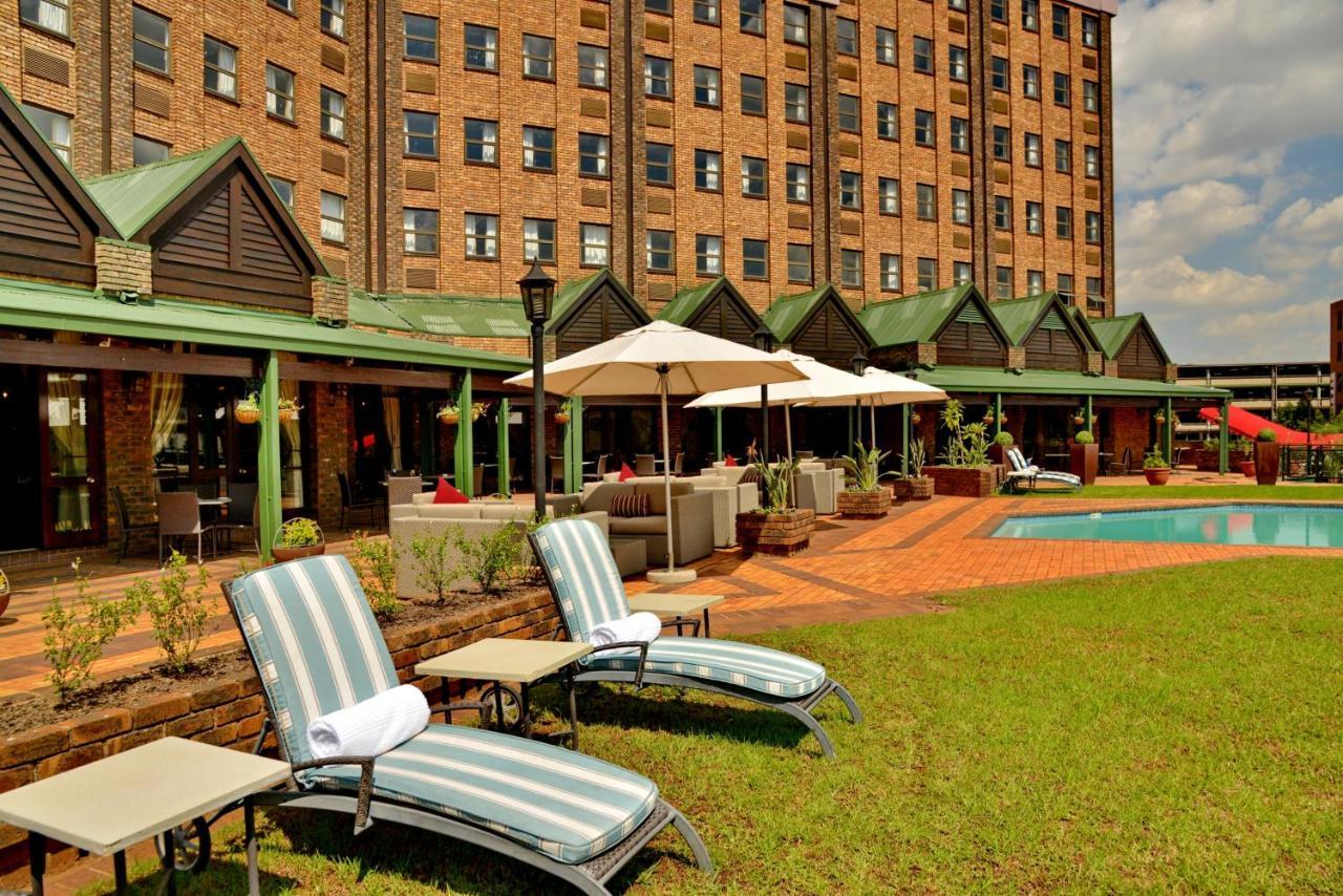 The Centurion Hotel Екстериор снимка