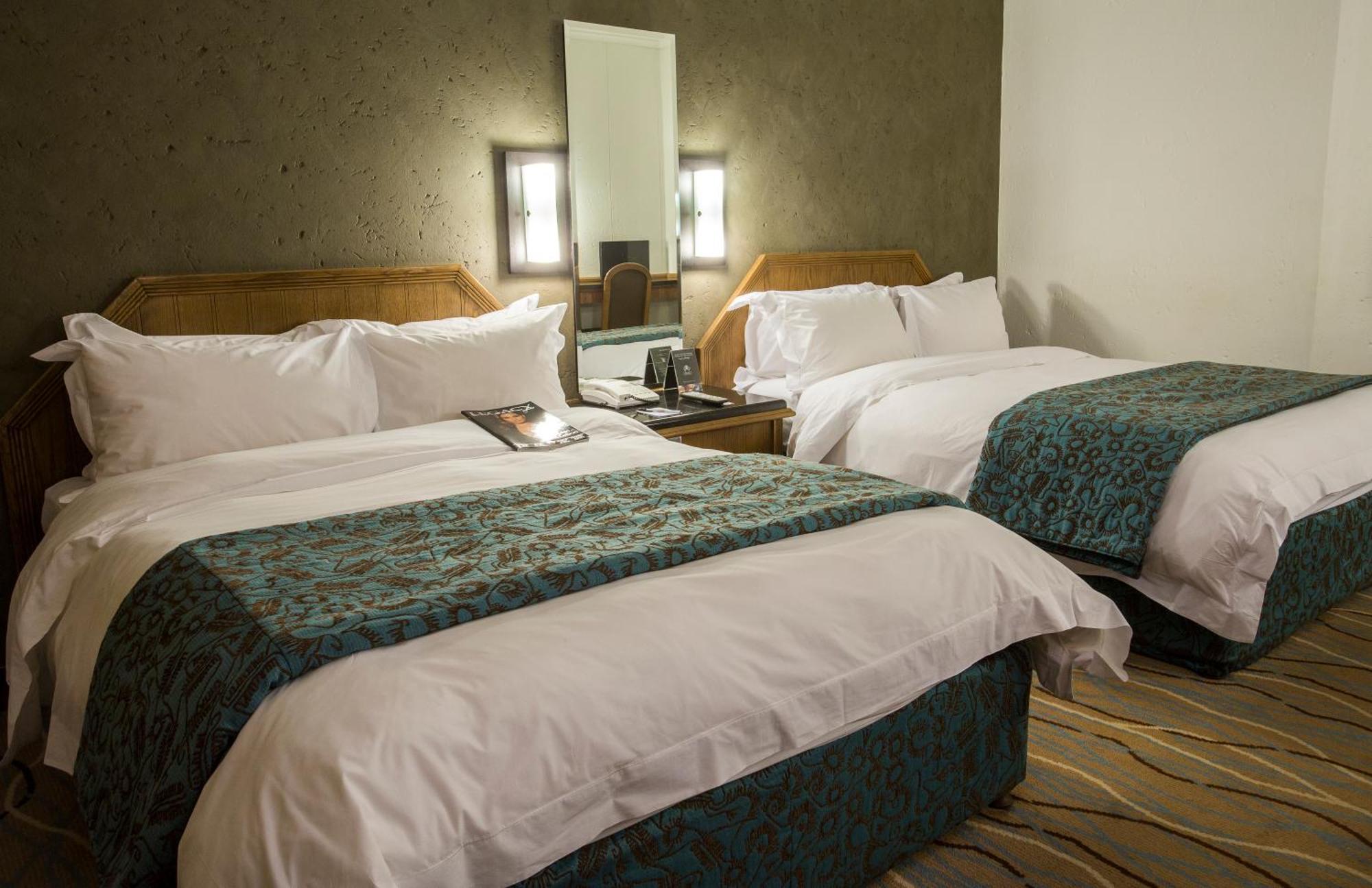 The Centurion Hotel Екстериор снимка