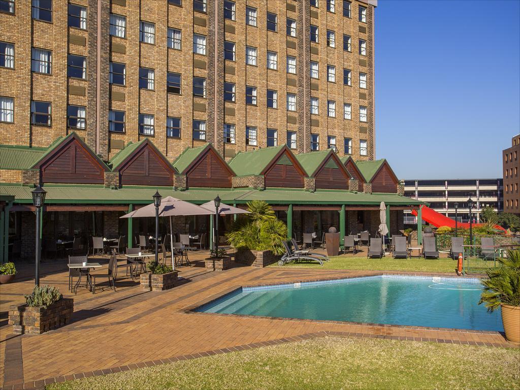 The Centurion Hotel Екстериор снимка