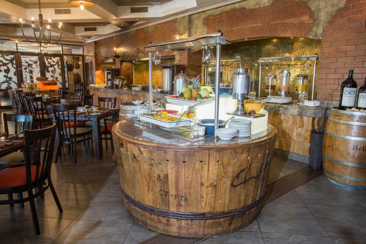 The Centurion Hotel Екстериор снимка