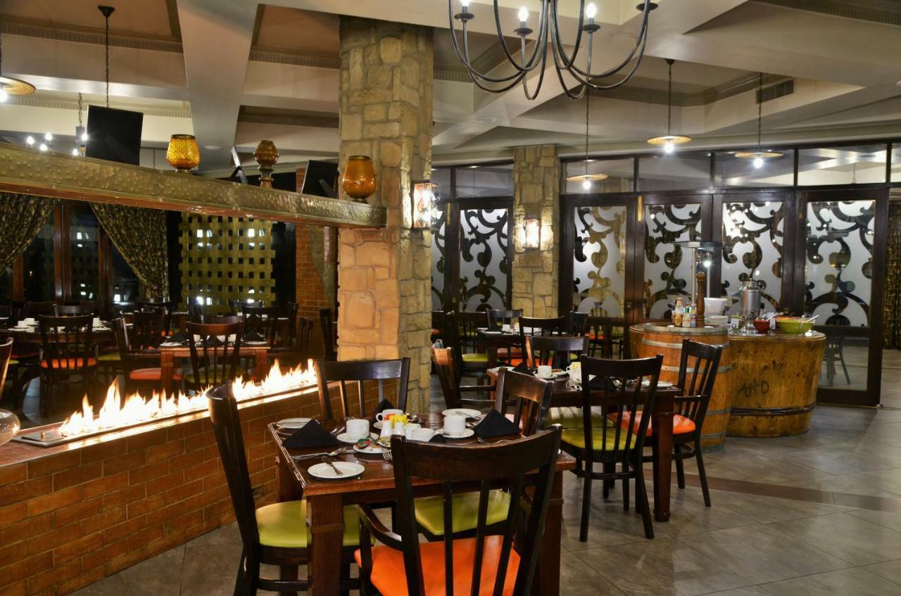 The Centurion Hotel Екстериор снимка