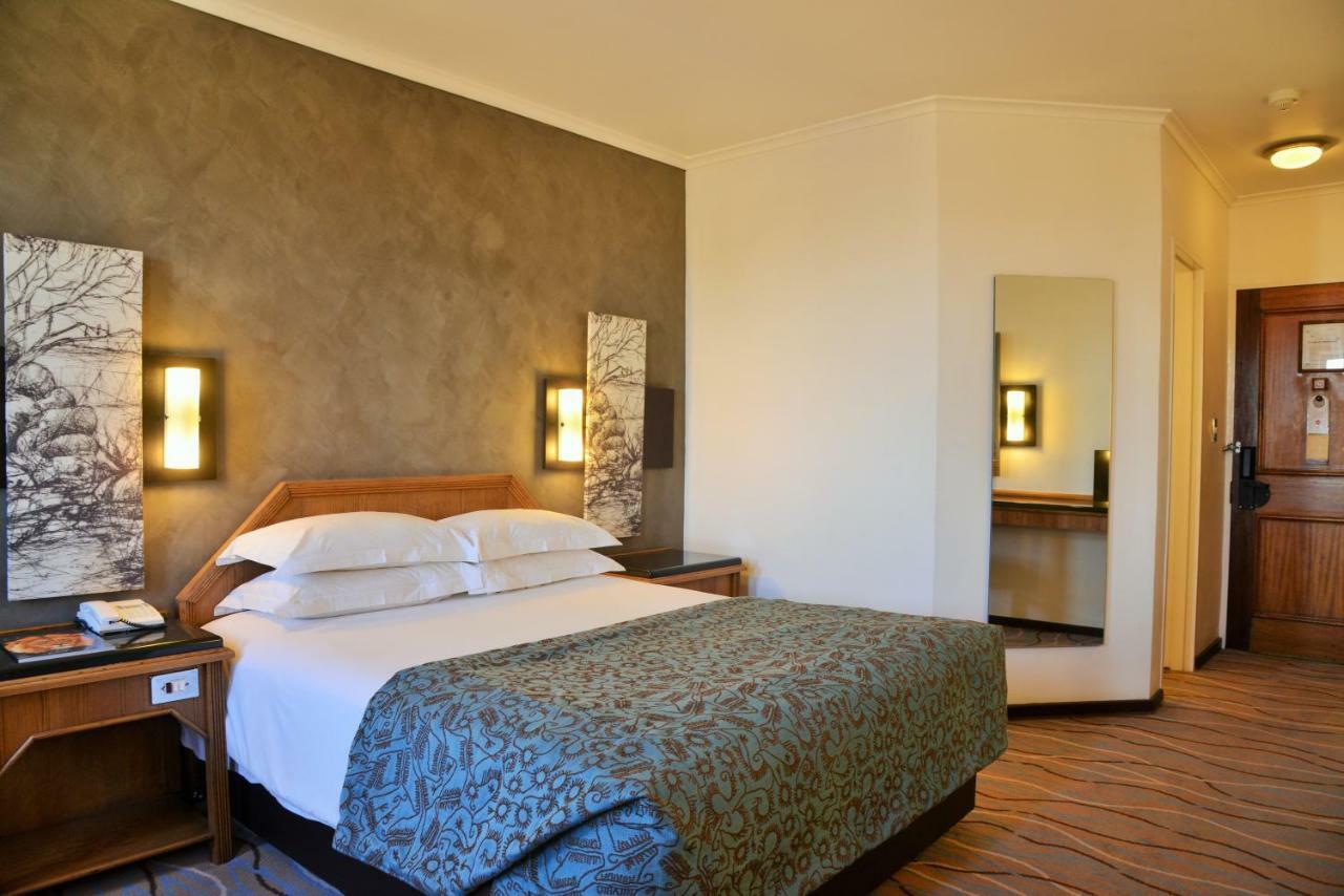 The Centurion Hotel Екстериор снимка
