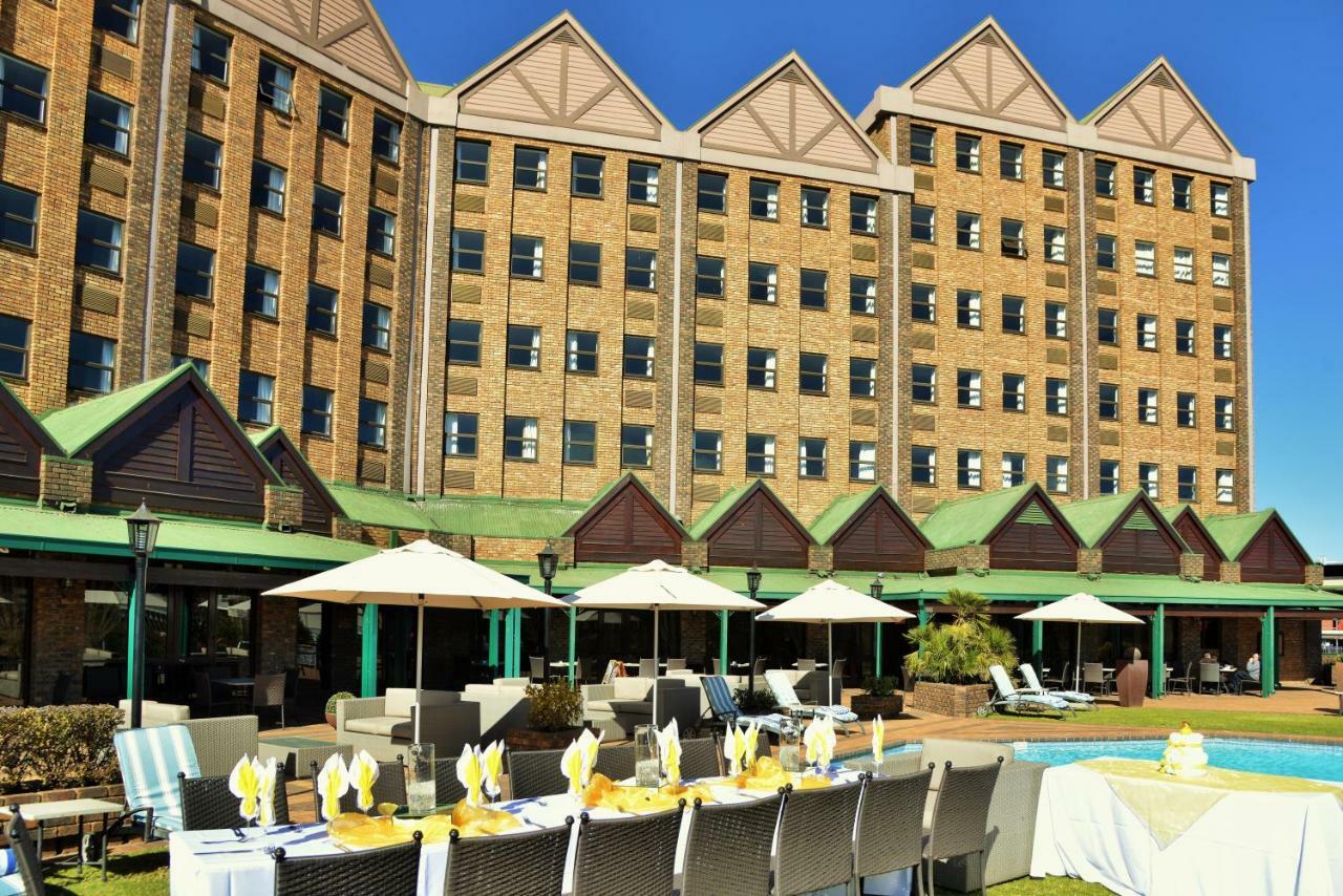 The Centurion Hotel Екстериор снимка