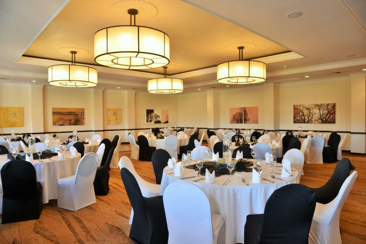 The Centurion Hotel Екстериор снимка