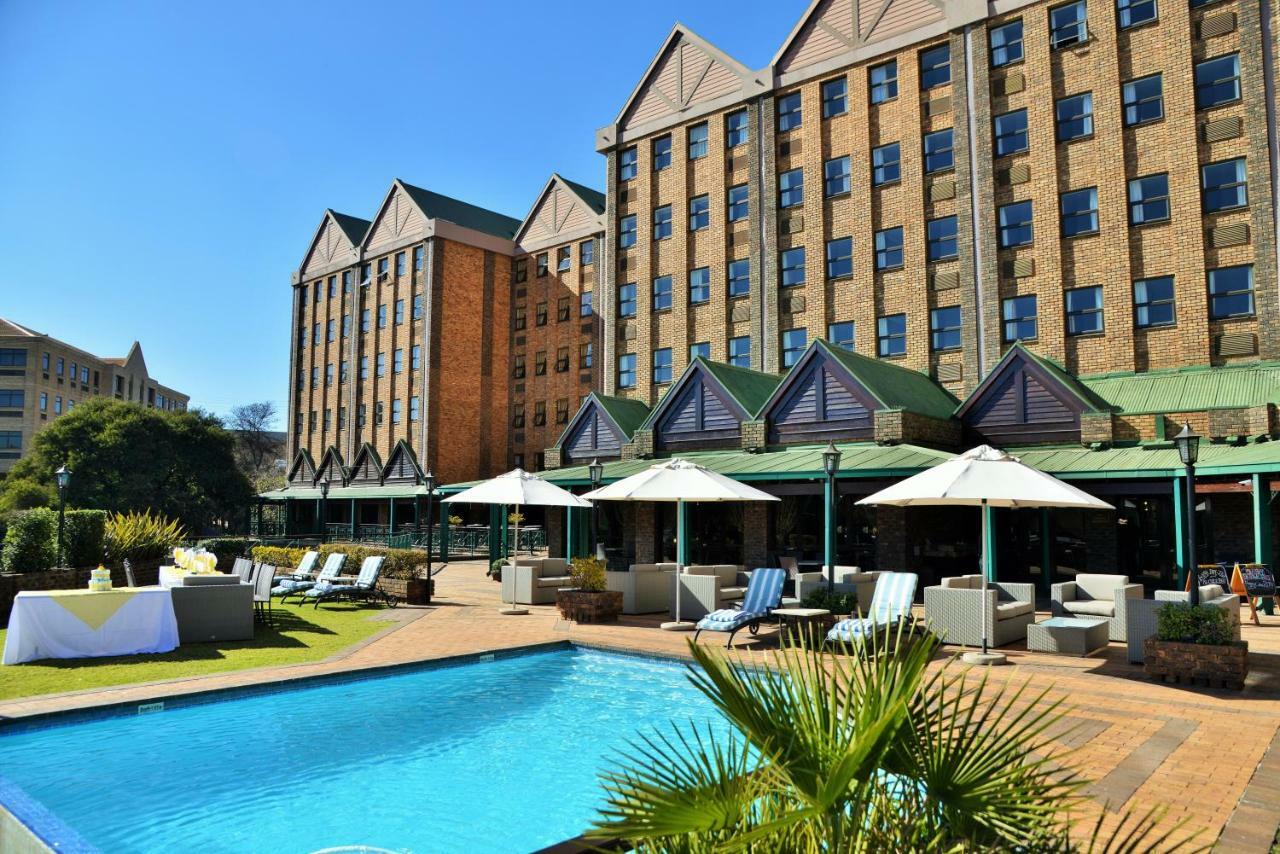 The Centurion Hotel Екстериор снимка