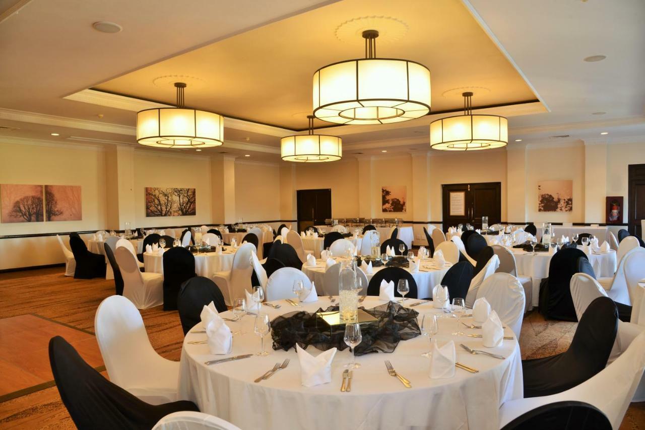 The Centurion Hotel Екстериор снимка
