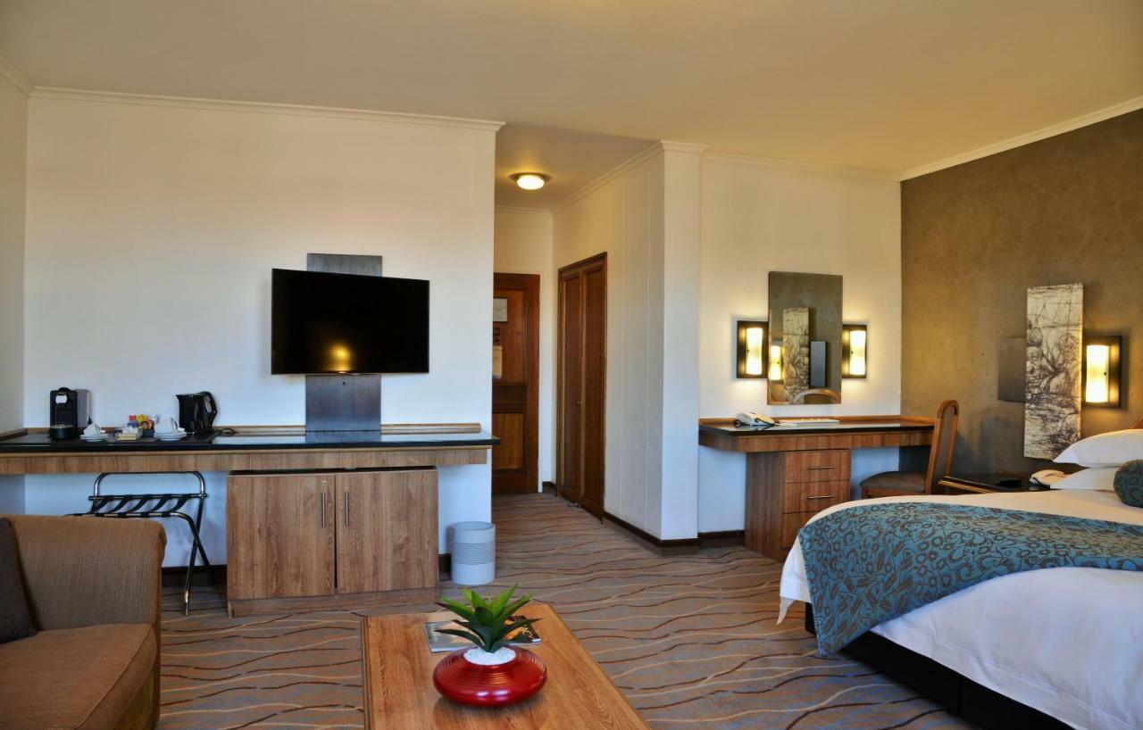 The Centurion Hotel Екстериор снимка