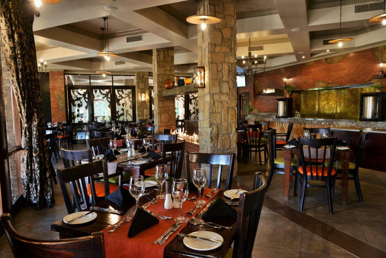 The Centurion Hotel Екстериор снимка