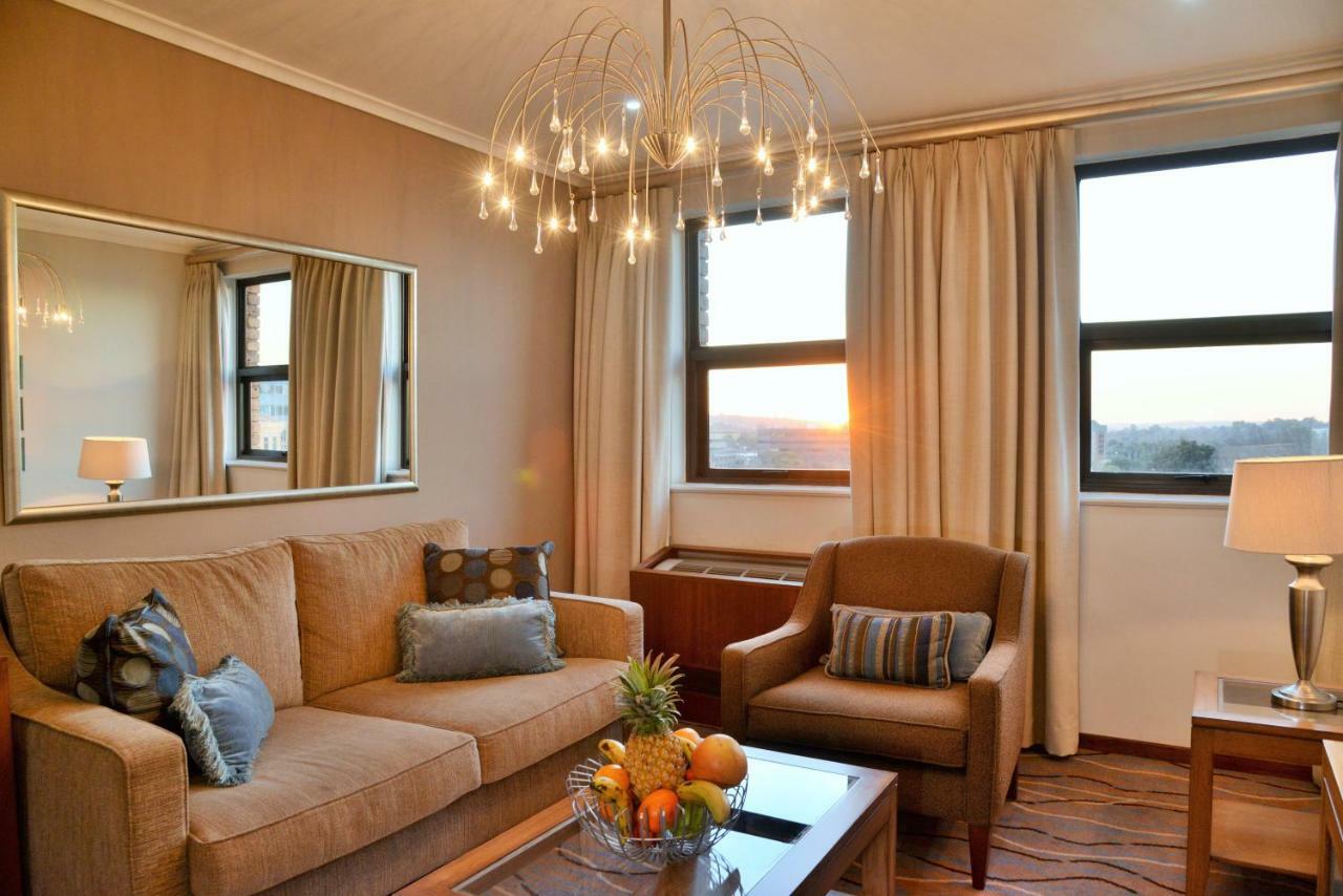 The Centurion Hotel Екстериор снимка