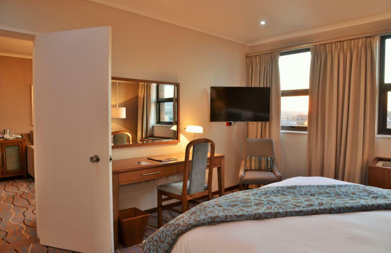 The Centurion Hotel Екстериор снимка