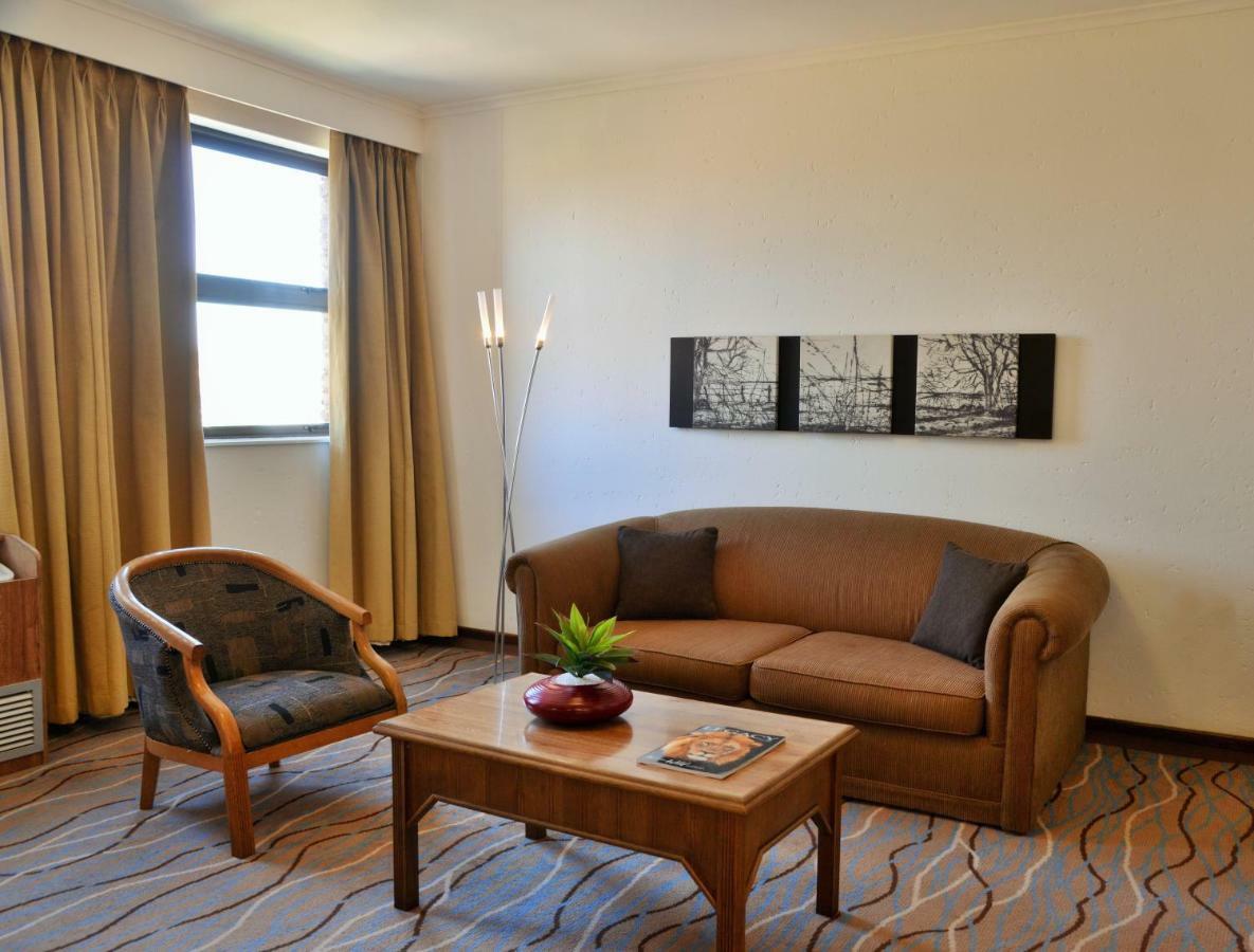 The Centurion Hotel Екстериор снимка